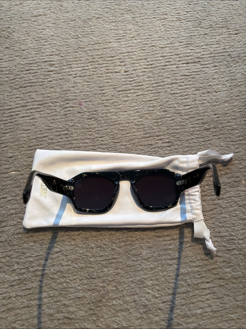 Sardine Louis Nouveau Noir Sunglasses - Picture 12 of 16